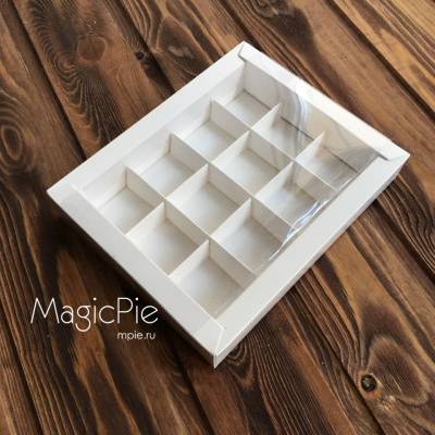 Коробка для 12 конфет с прозрачной крышкой 19*15*3см